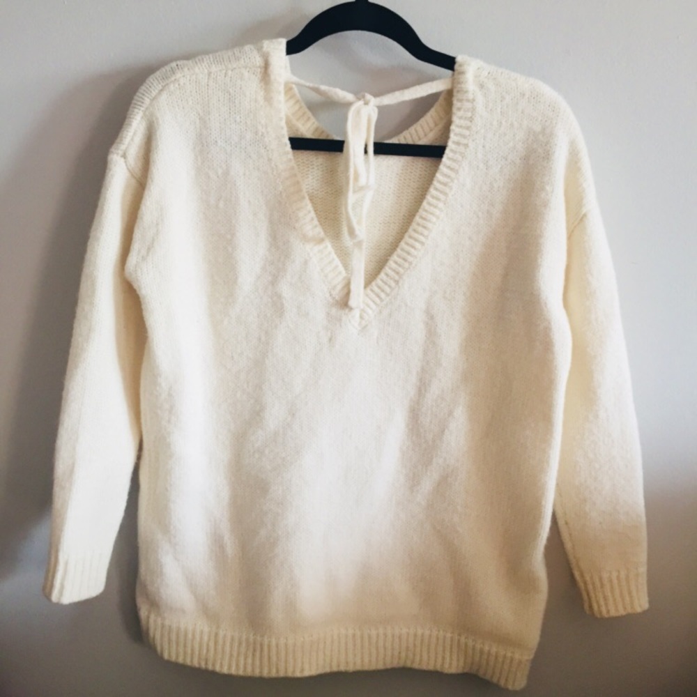 KNITTED SWEATER